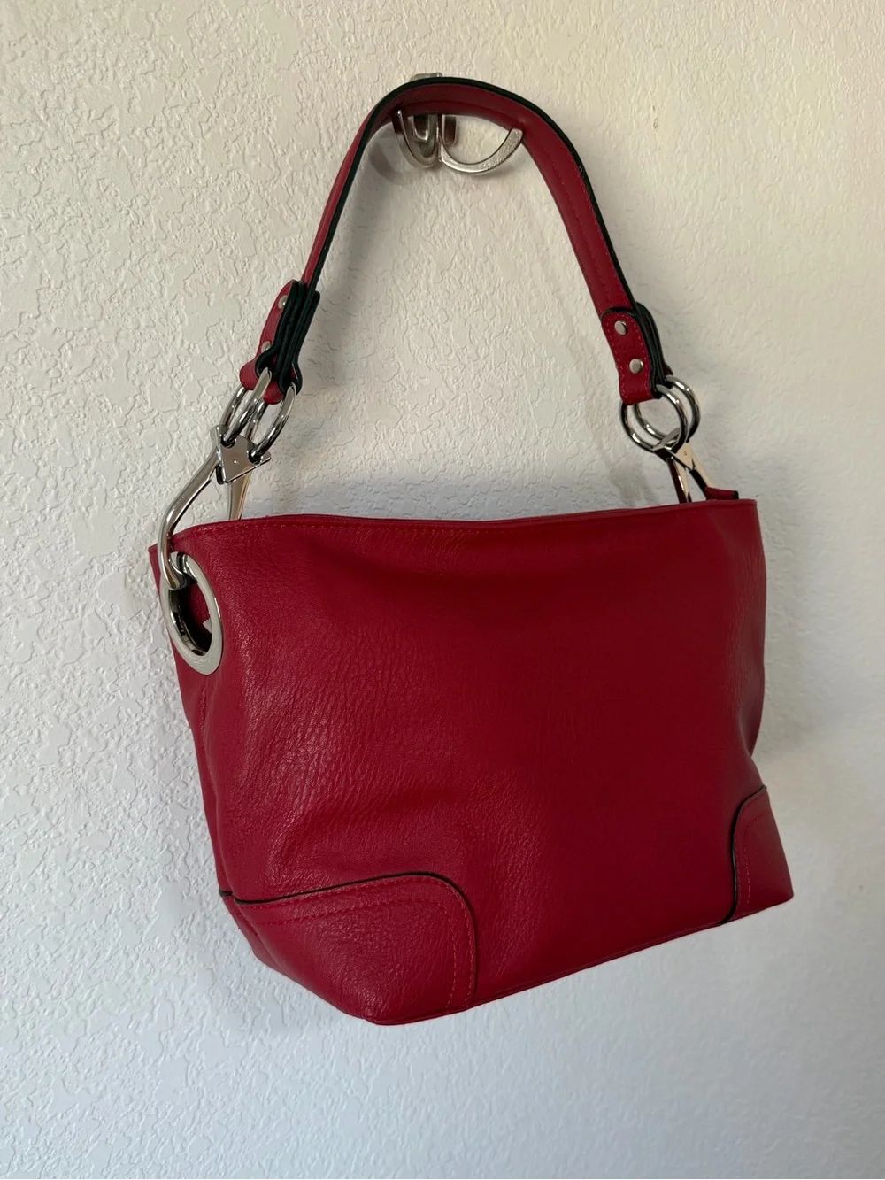 Red Leather Shoulder Bag With Silver Clips